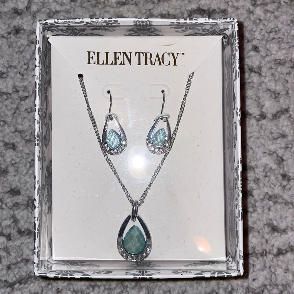 NWT Ellen Tracy Blue Stone Necklace and Earring Set - Picture 1 of 2